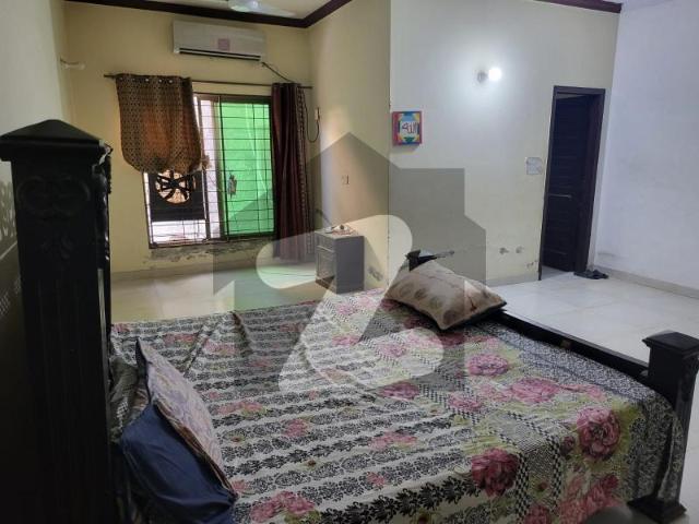 Get This Amazing 1 Kanal House Available In Model Town Block R