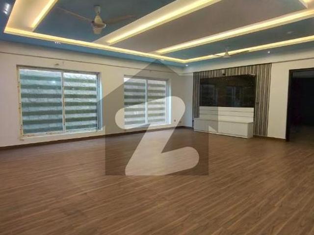 House For Sale Size 500 Sqyds Main E 11 Double Road E 11