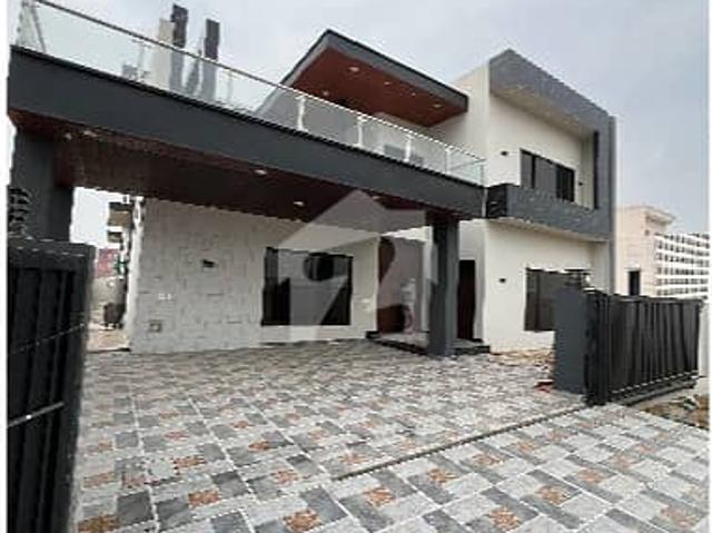 House For Sale Size 60*90 Block F