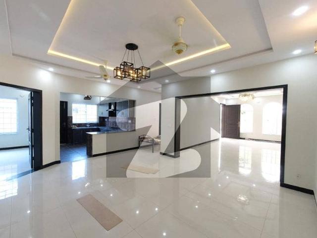 House For Rent 10 Marla Beautifully Designed House In Top City Islamabad With Escape To A World Of Comfort, Serenity, And Luxury In This Unique Property