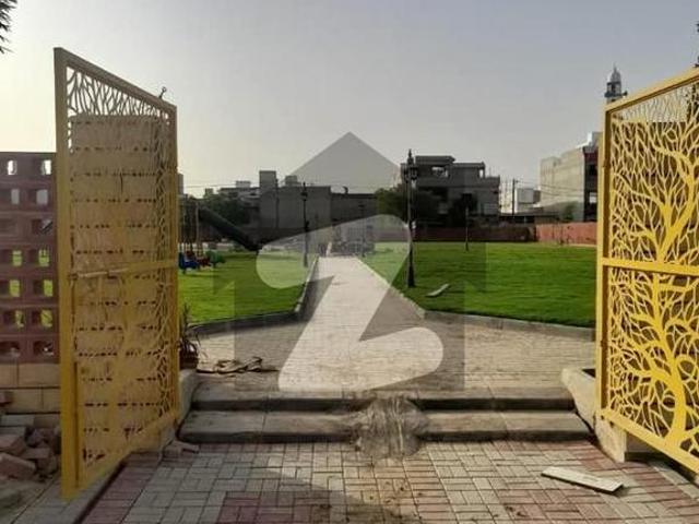 House For Rent 120 Sq yd, 8 BED DD, Ground+2, Brand New, Vip LOCATION Capital Society Scheme 33