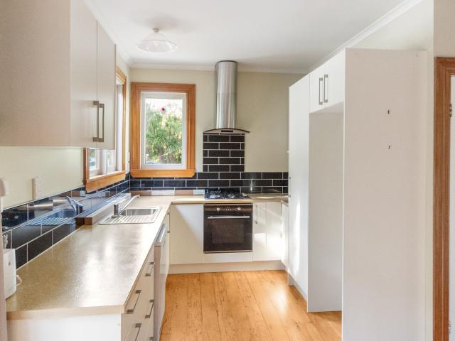 House for Rent 3 bedroom cottage in Laingholm!