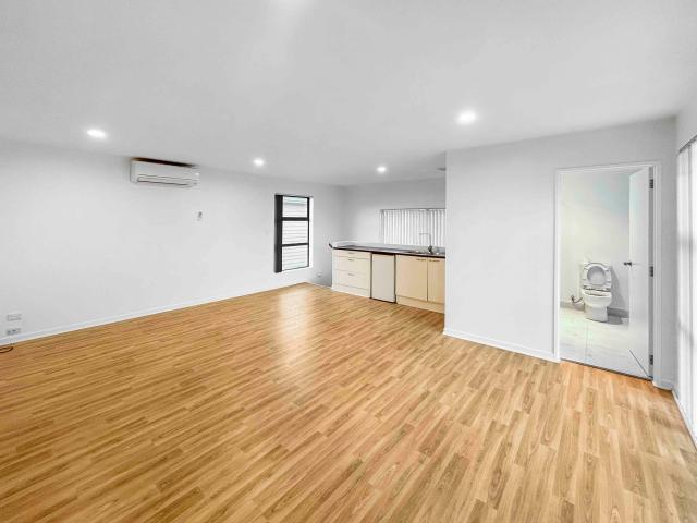 House for Rent Trendy, light filled sanctuary!