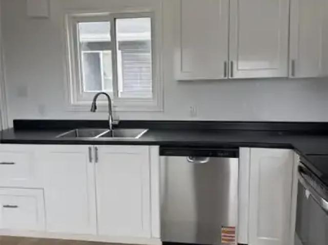 House For Rent Windsor ON 1390 ES104754029