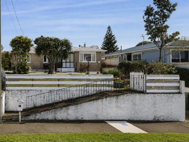 house for rent at 7 rospeath crescent spotswood new plymouth rbpr086382, new zealand