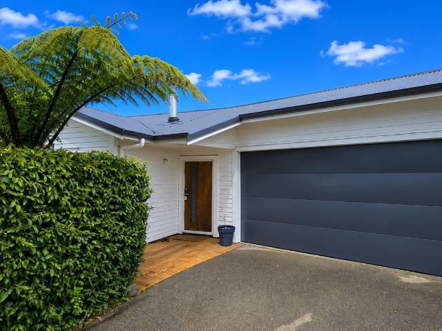 house for rent at 18a russell drive oakura new plymouth rbpr086357, new zealand