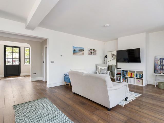 house for rent at 31 Trees Road Mount Merrion, Ireland