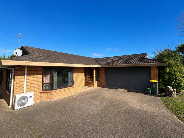 house for rent at 3 kadina place botany downs auckland rbpr025830, new zealand