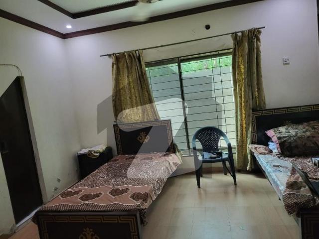 Affordable House Available For rent In College Road