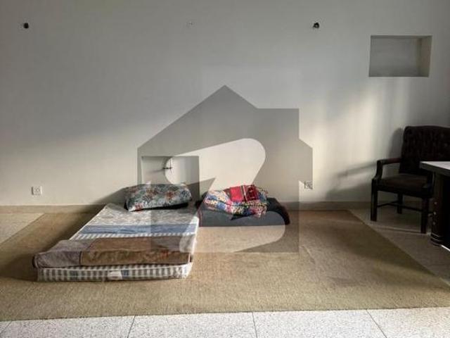 House For rent E 7