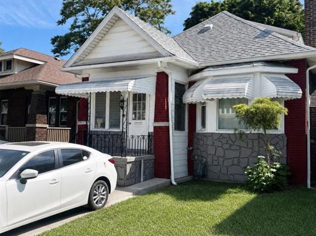 house for rent in 494 Rankin Windsor, Ontario
