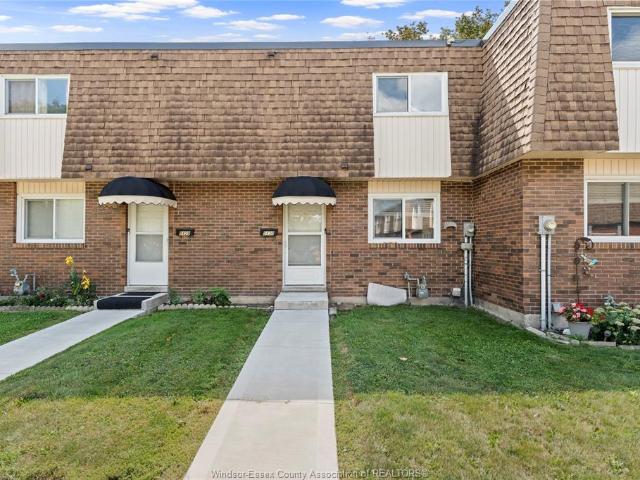 house for rent in 5430 Lassaline Windsor, Ontario