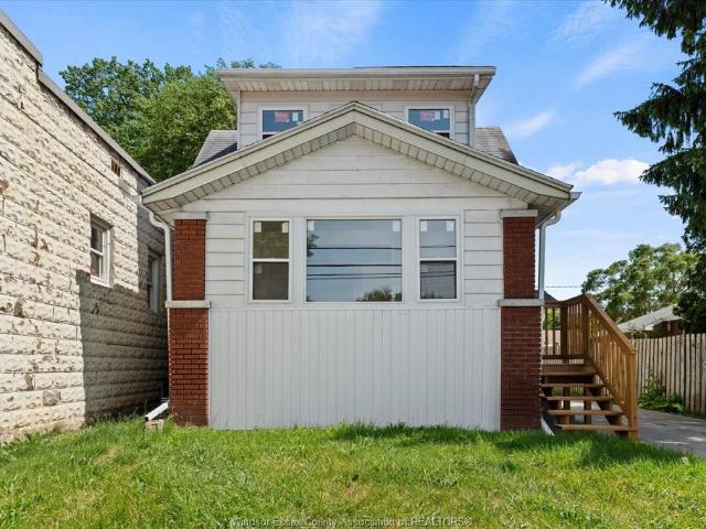 house for rent in 6045 Wyandotte Street Windsor, Ontario