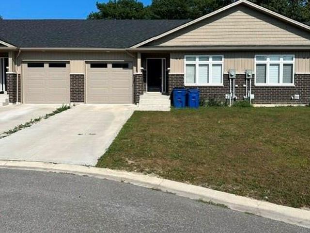 house for rent in 64 Friendship Way Wheatley, Ontario