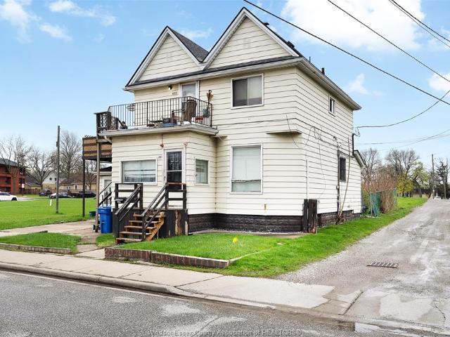 house for rent in 655 Chatham Street Windsor, Ontario