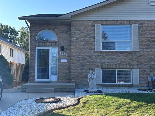 house for rent in 7929 Hawthorne Drive Windsor, Ontario