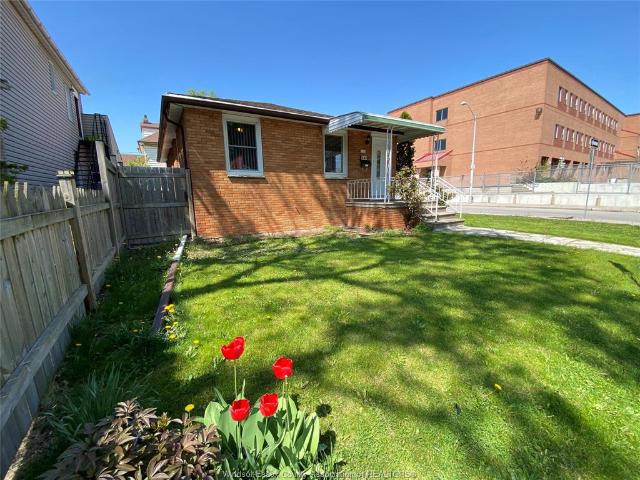 house for rent in 849 Dougall Avenue Unit# Lower Windsor, Ontario