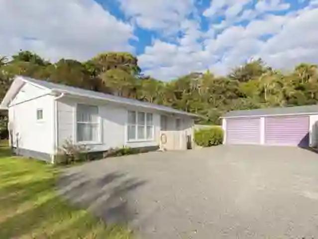 house for rent in 856A Hokio Beach Road, Hokio Beach, Levin, New Zealand