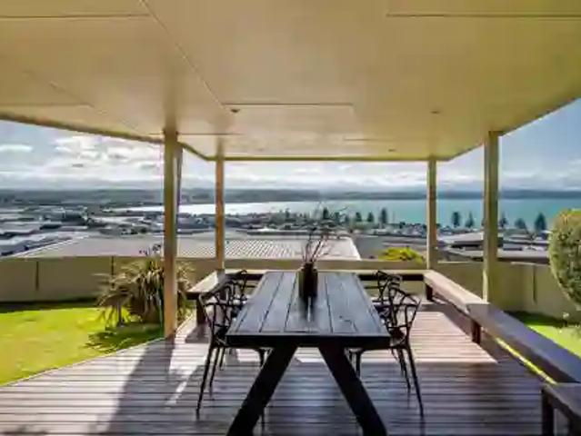 house for rent in 8 Lambton Road, Hospital Hill, Napier, New Zealand