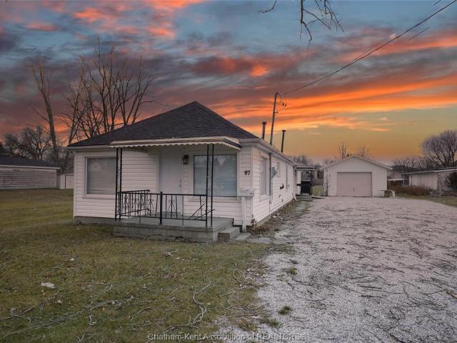 house for rent in 97 Taylor Avenue Chatham, Ontario