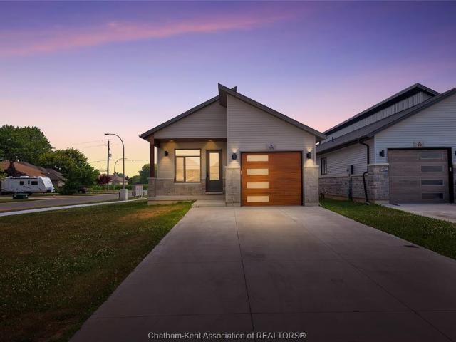 house for rent in 95 Ironwood Trail Chatham, Ontario
