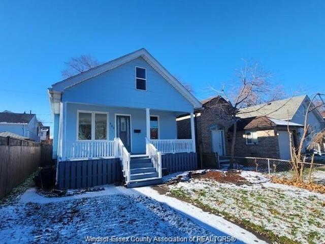 house for rent in 989 Oak Avenue Unit# Lower Windsor, Ontario