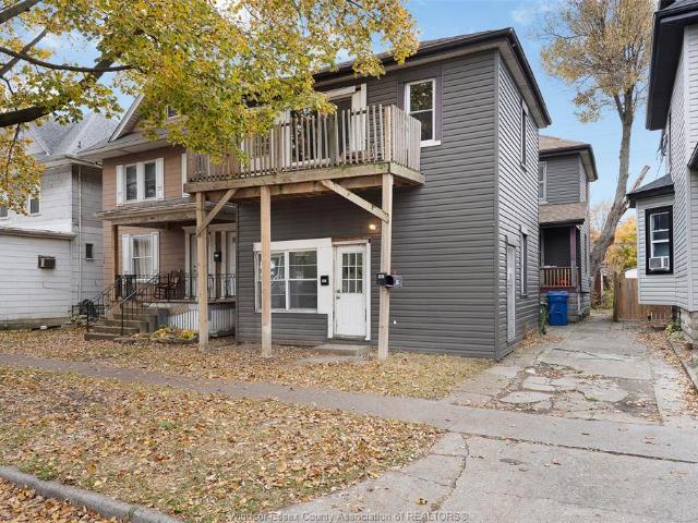 house for rent in 989 Lincoln Windsor, Ontario