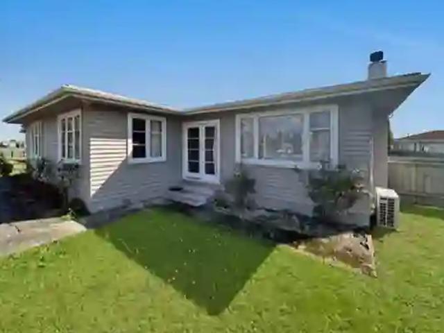 house for rent in 99 College Street, Awapuni, Palmerston North, New Zealand