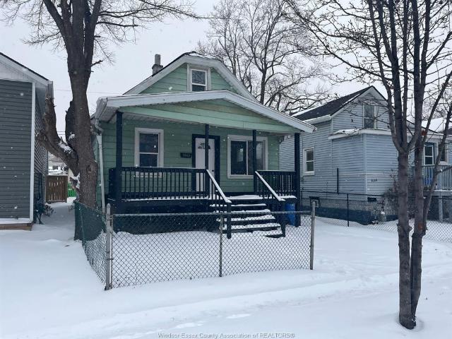 house for rent in 1063 Henry Ford Centre Windsor, Ontario