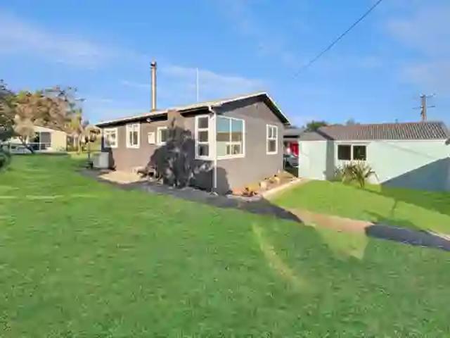 house for rent in 110 Park Avenue, Waitarere Beach, New Zealand