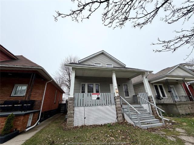 house for rent in 1117 Dougall Windsor, Ontario
