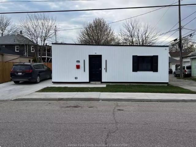 house for rent in 1240 Cataraqui Street Windsor, Ontario
