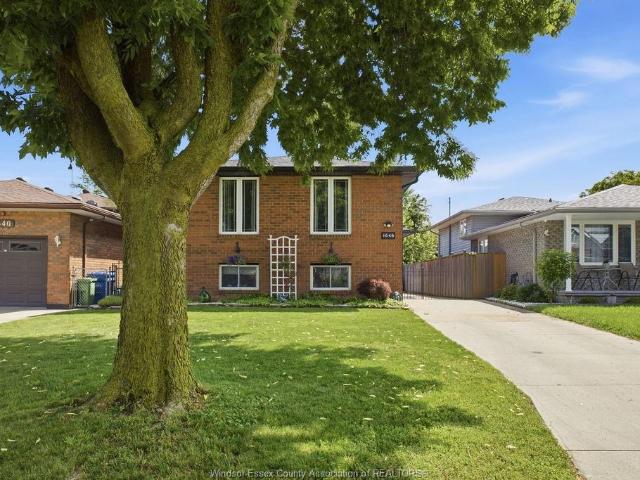 house for rent in 1646 Langlois Avenue Windsor, Ontario