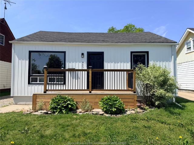house for rent in 1651 Aubin Road Windsor, Ontario