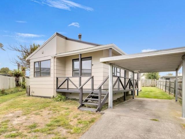 House for rent in 16A Beech Place, Owhata Bay of Plenty