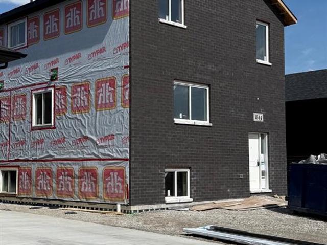 house for rent in 1844 Meighen Unit# 1 Windsor, Ontario