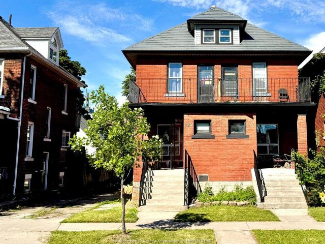 house for rent in 223 Gladstone Avenue Windsor, Ontario