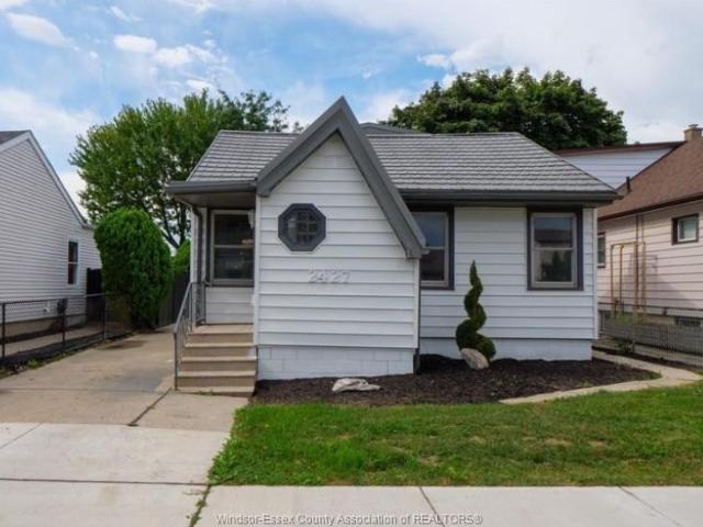 house for rent in 2427 Mercer Windsor, Ontario