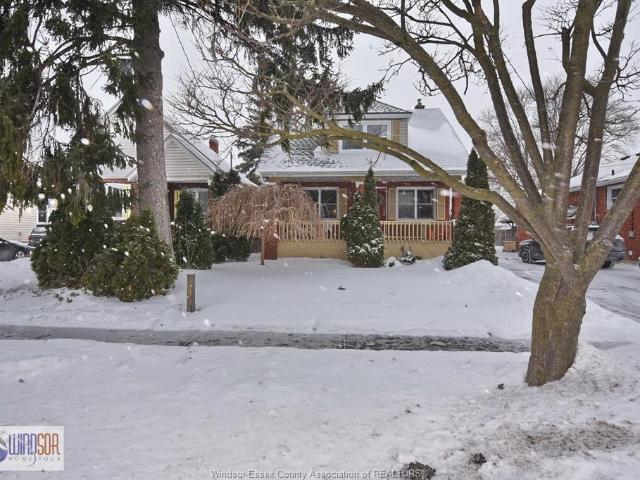 house for rent in 2471 Pillette Windsor, Ontario