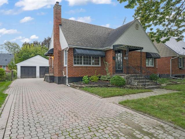 house for rent in 2584 Chilver Windsor, Ontario