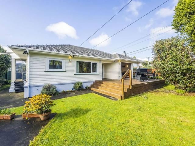 House for rent in 2 Orakau Road, Mangere East, Auckland