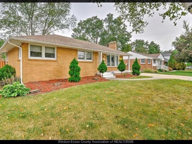 house for rent in 3087 Avondale Avenue Windsor, Ontario