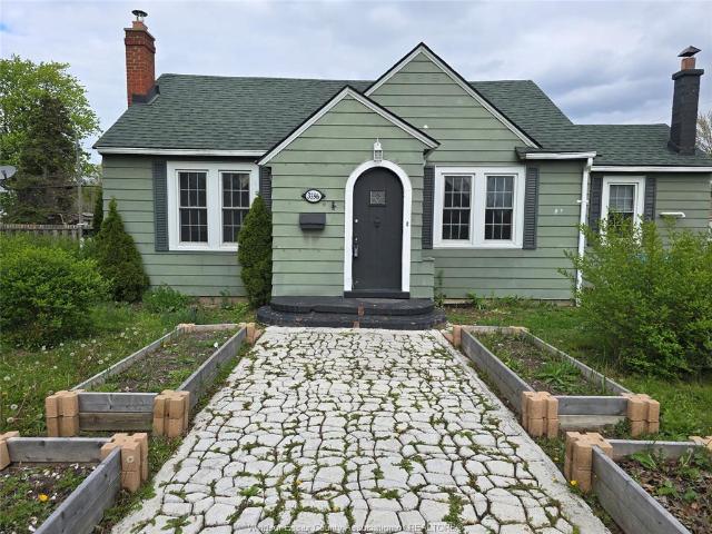 house for rent in 3396 Woodward Boulevard Windsor, Ontario