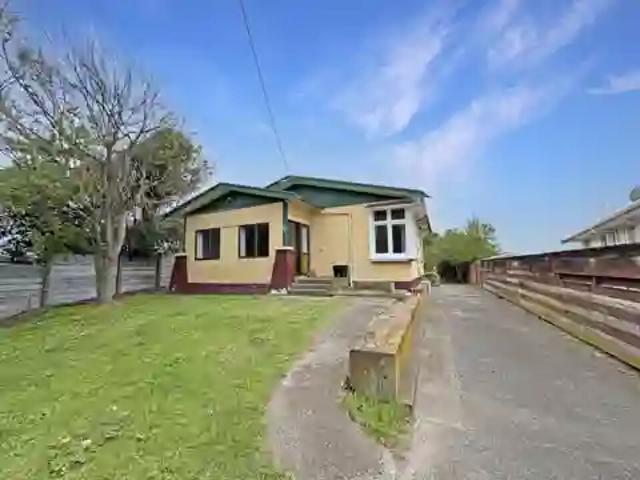 house for rent in 37 Manuka Street, Castlecliff, Whanganui, New Zealand