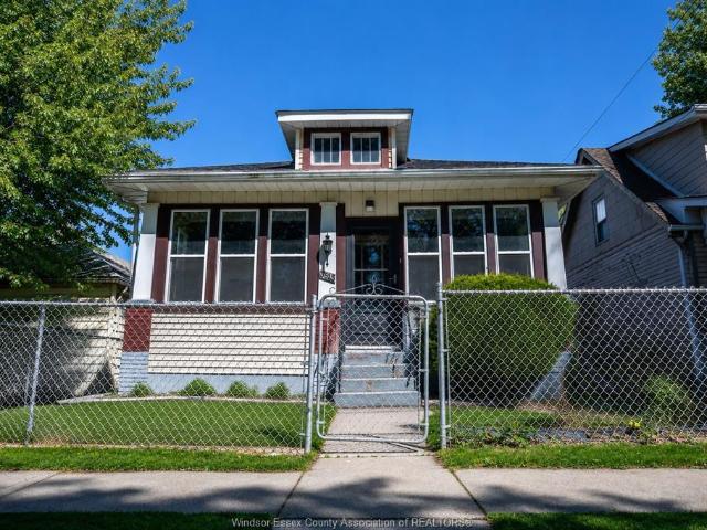 house for rent in 3615 Bloomfield Road Windsor, Ontario