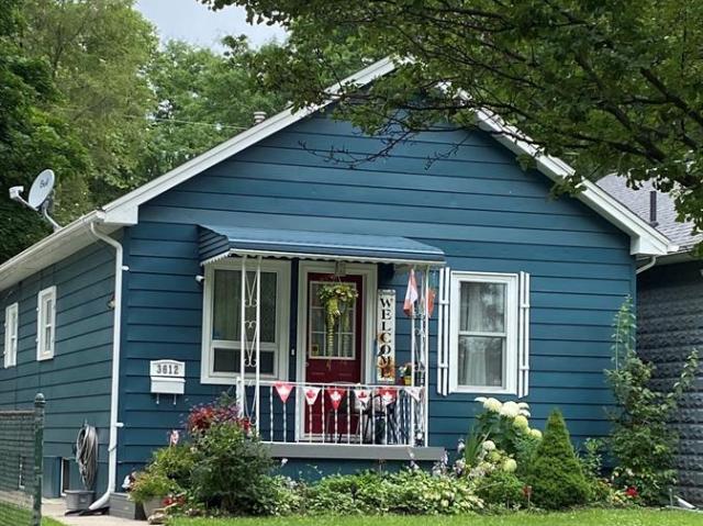 house for rent in 3612 King Windsor, Ontario