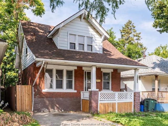 house for rent in 387 Josephine Windsor, Ontario