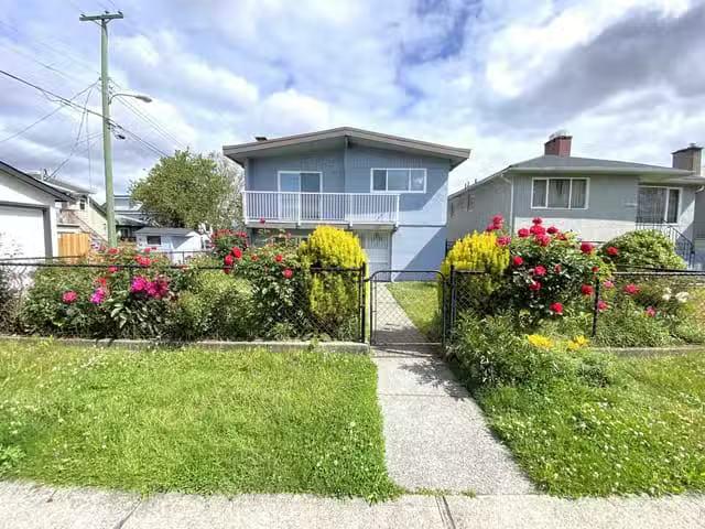 House for rent in Vancouver, Vancouver East, 3305b E 25th Aven.