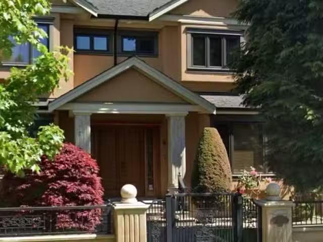 House for rent in Vancouver, Vancouver West, 1/2 basement 6708.