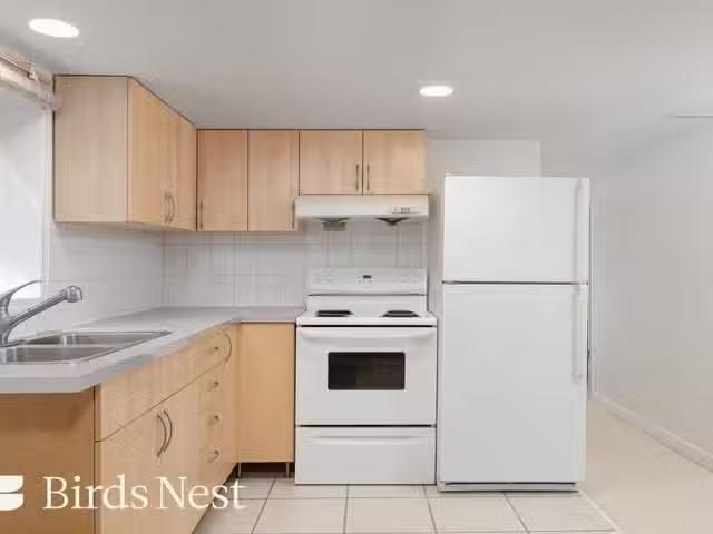House for rent in Vancouver, Vancouver West, Lower 2910 W 24th.